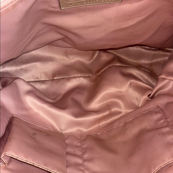 Coach Gold Metallic Tote Bag with Structured Design - Picture 3 of 6